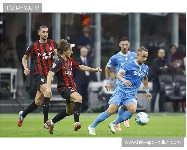 AC米兰内切突突突，莱奥劲射直挂死角