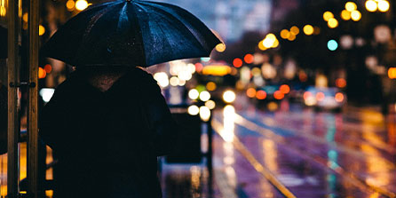 米兰体育-NBA联盟电视广告投放节奏对赛事关注度影响，nba经典广告