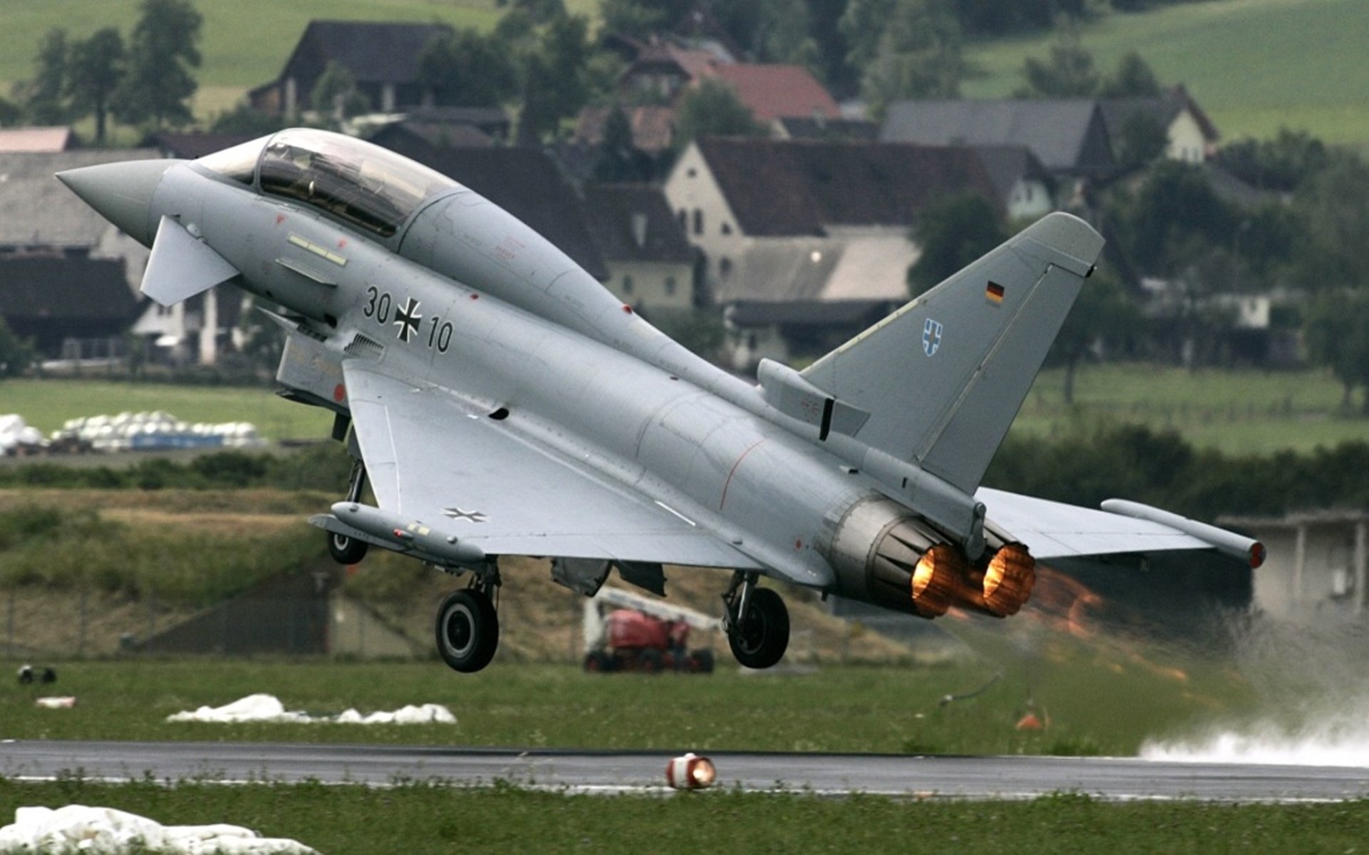 米兰体育-决赛气氛火爆，球迷激情四溢，决赛进球视频